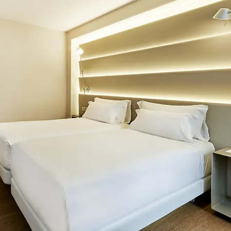 Hotell Nh Sants 4*