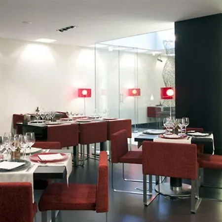 Hotell Nh Sants 4*