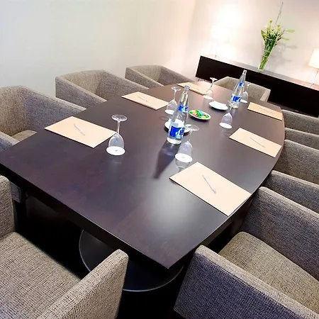 Hotell Nh Sants 4*