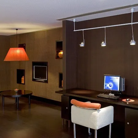 Hotell Nh Sants 4*